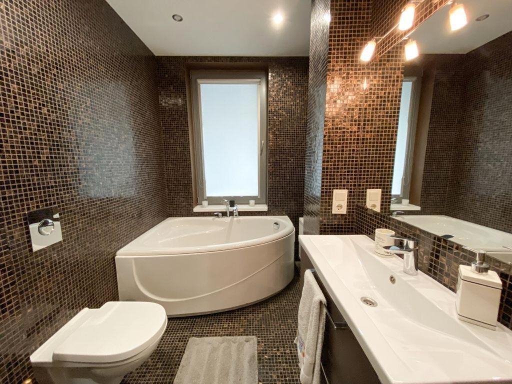 Old Town Apartment With Private Elevator リガ エクステリア 写真